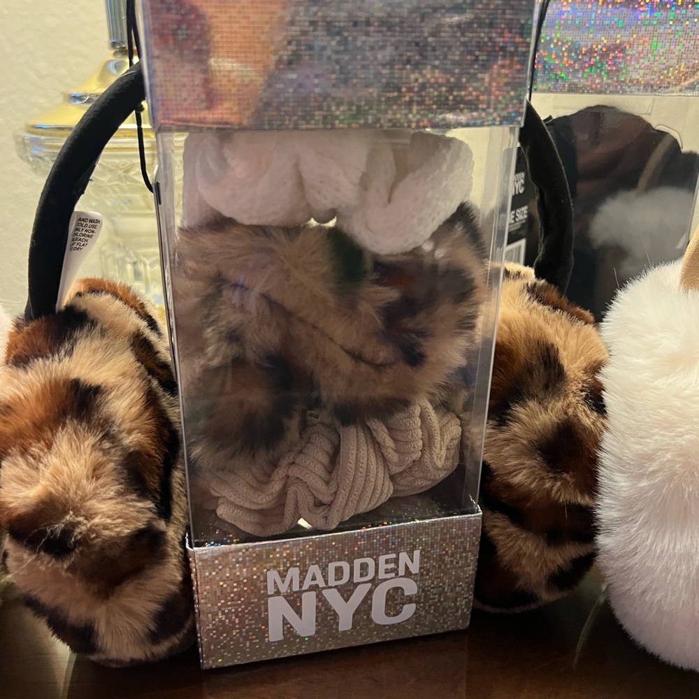 Madden NYC Leopard Print Earmuffs and Hair Accessories Set